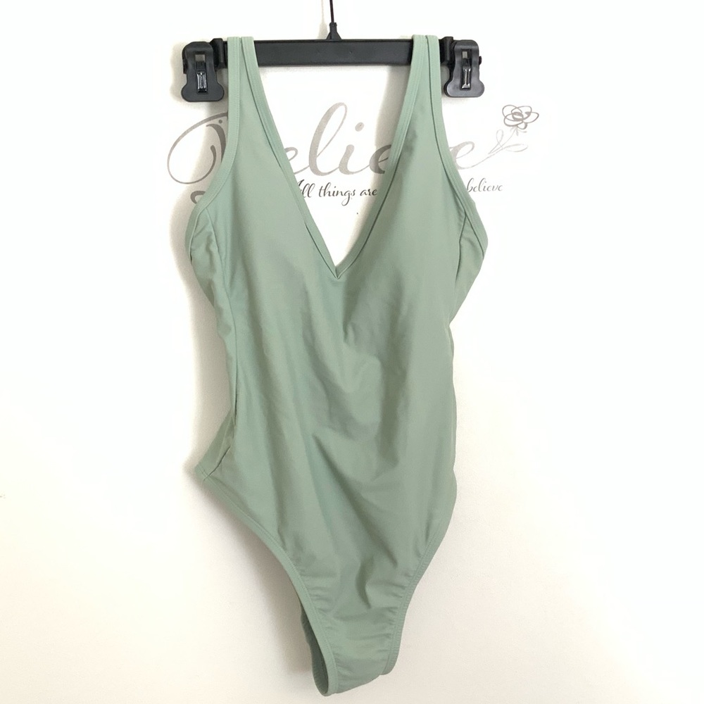 New Kona Sol One Piece Swim Suit Small